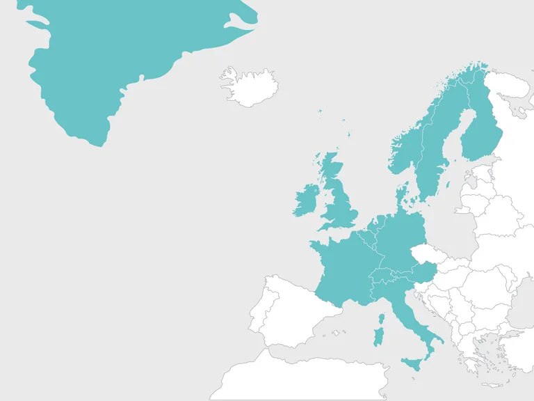 Europakarte mit mehreren Ländern in Türkis hervorgehoben; übrige Länder bleiben weiß.